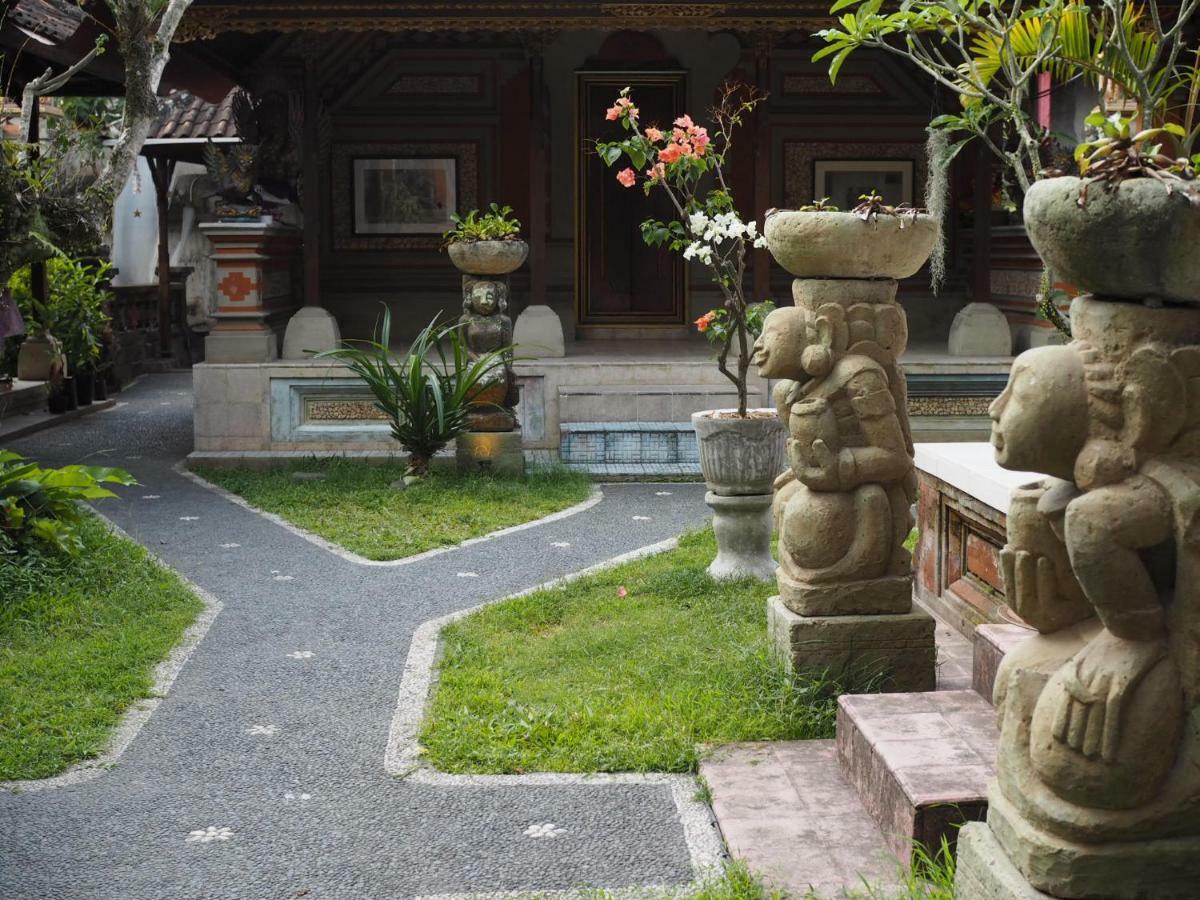 Kampung Sari Homestay Ubud  Exterior photo